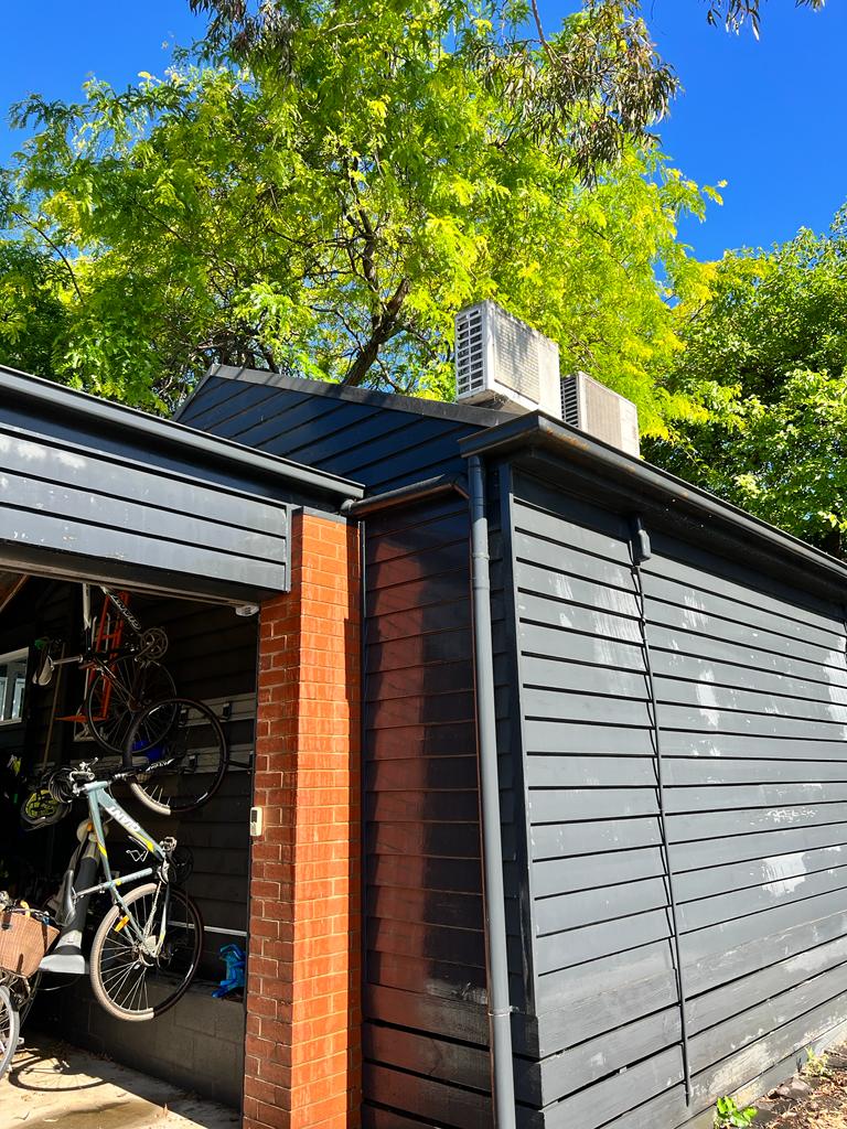 deck and backyard pressure washing in south yarra