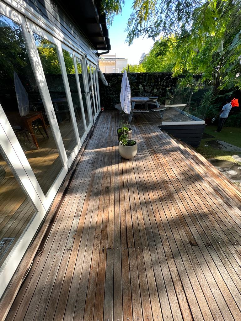 deck and backyard pressure washing in south yarra